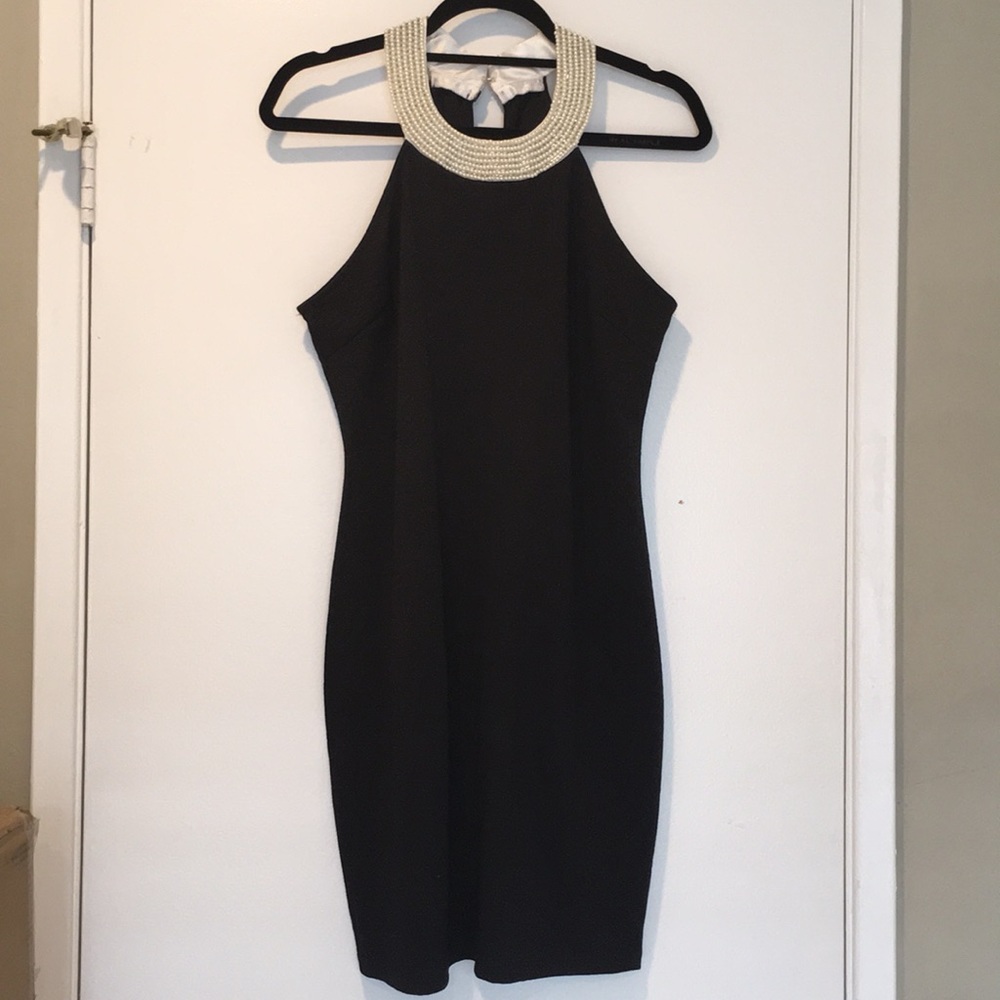 Black bodycon dress